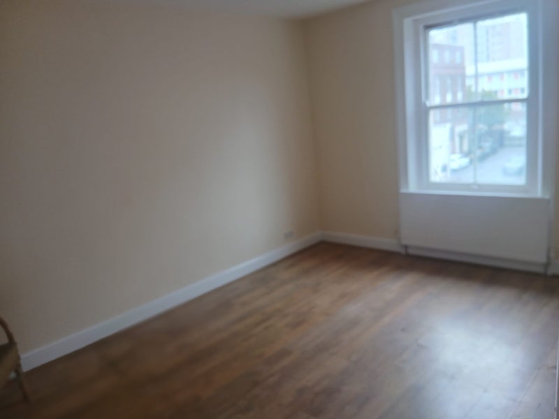 Flat Woodgrange Road in Greater London