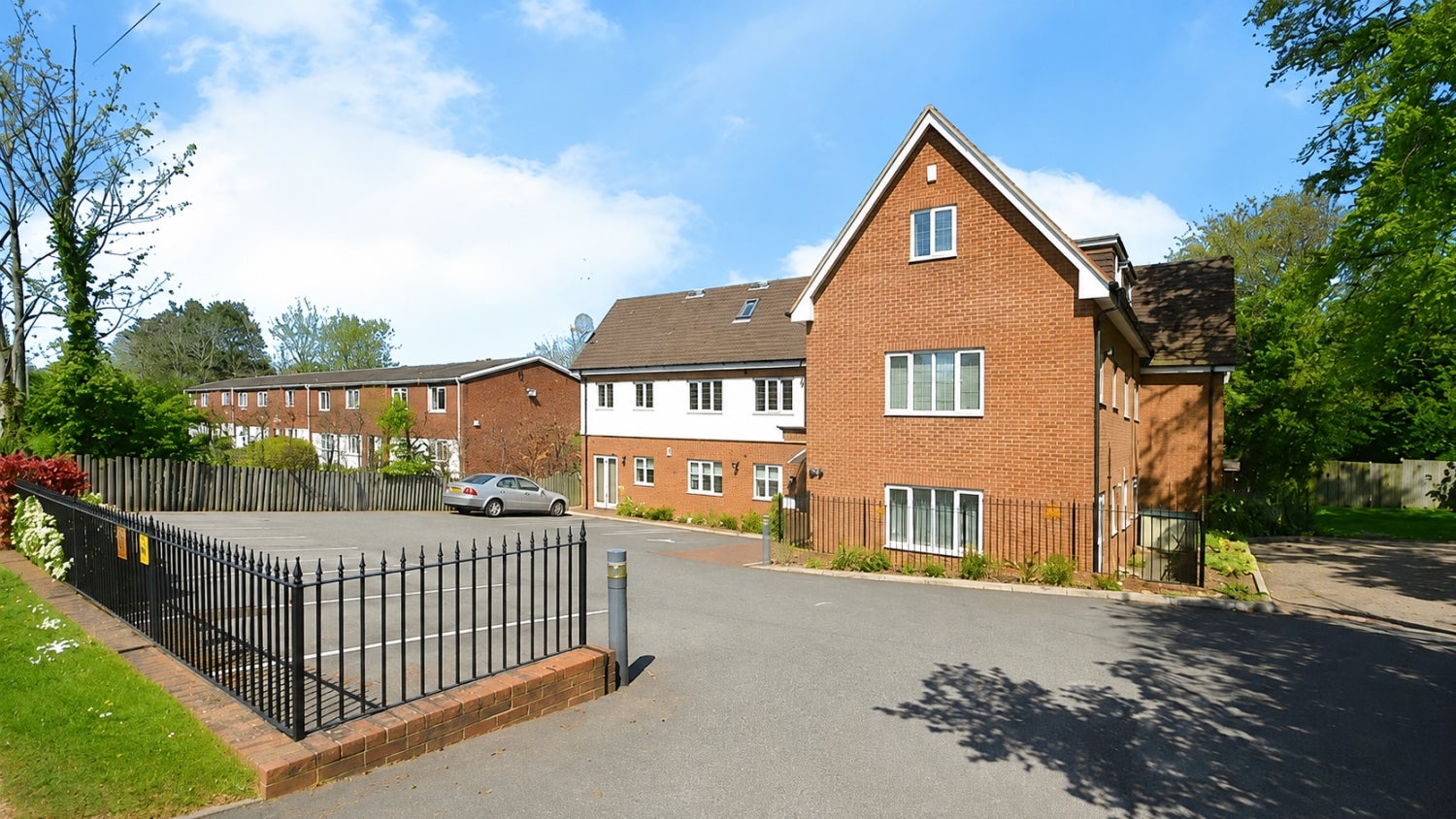 Flat School Lane in Hart