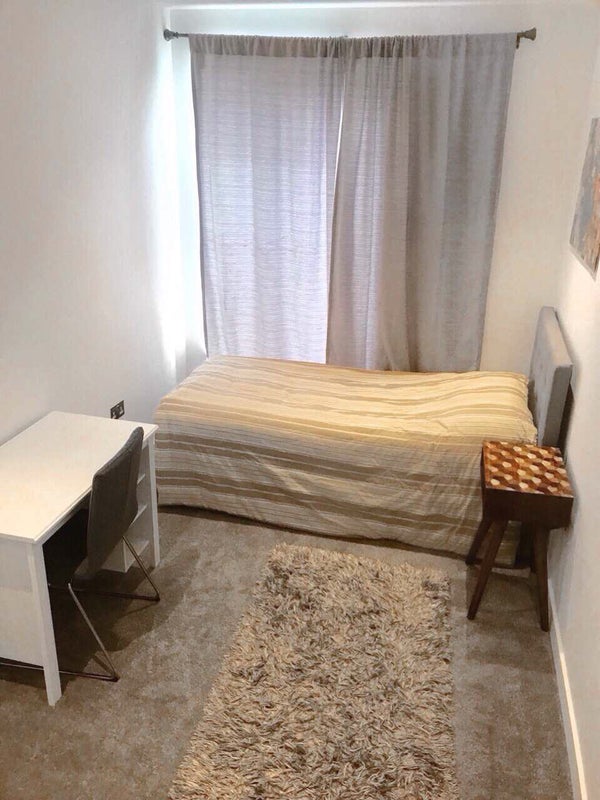 Room Monarch Square in Greater London