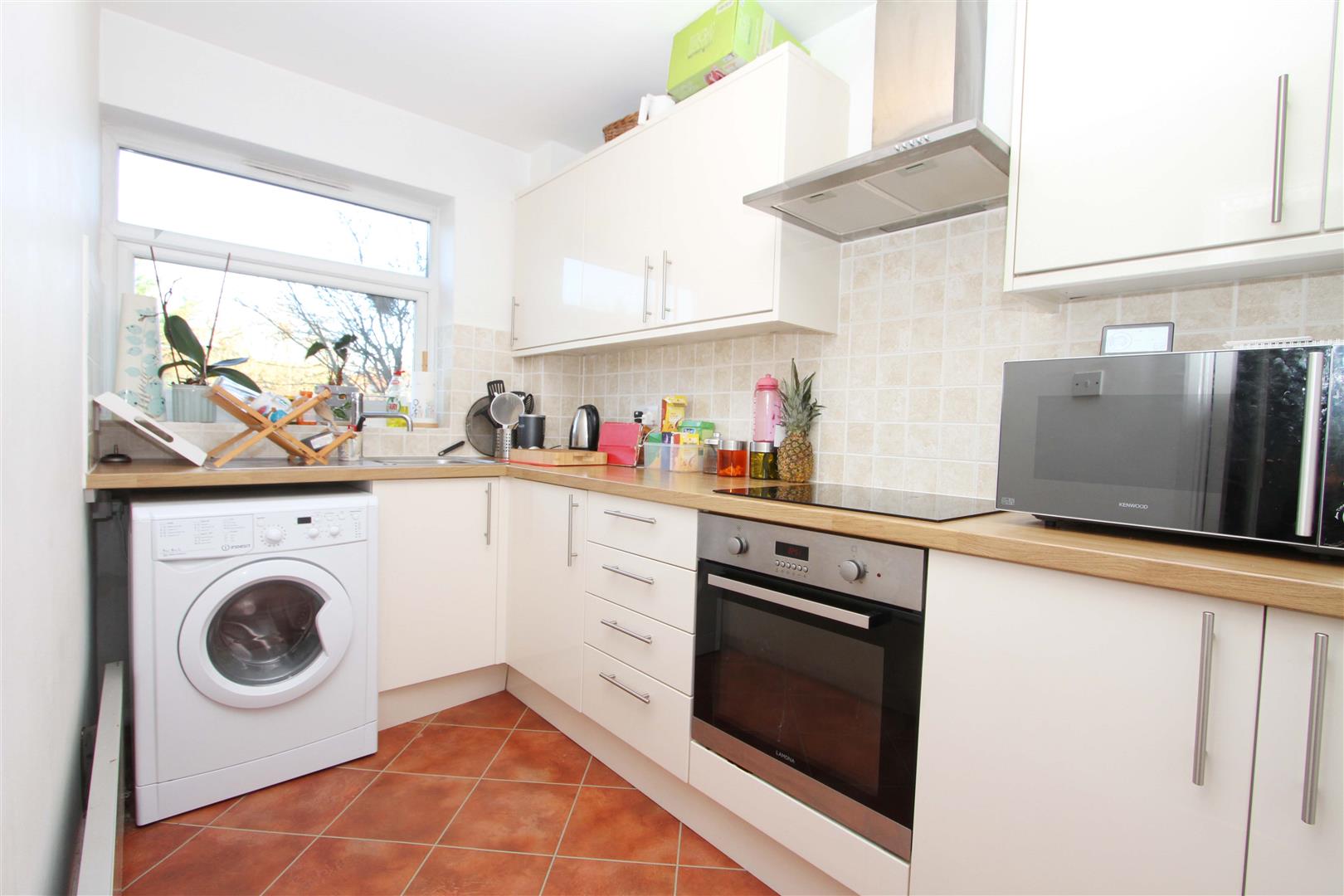 Flat Pembroke Road in Greater London