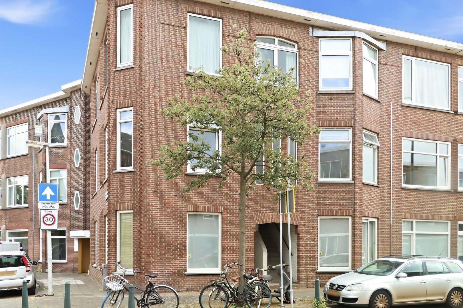 Appartement Kamperfoeliestraat 273 in Den Haag