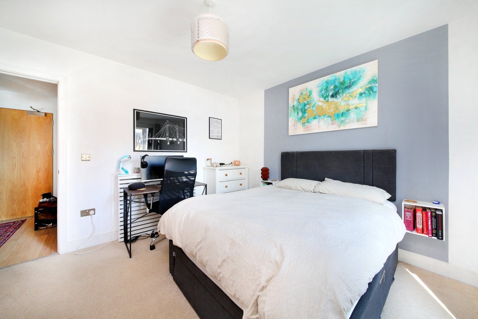 Flat Sidney Road in Greater London