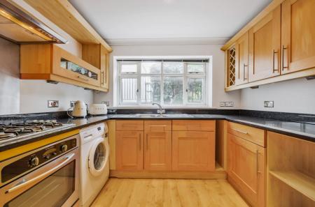 Flat Barnard Road in Greater London