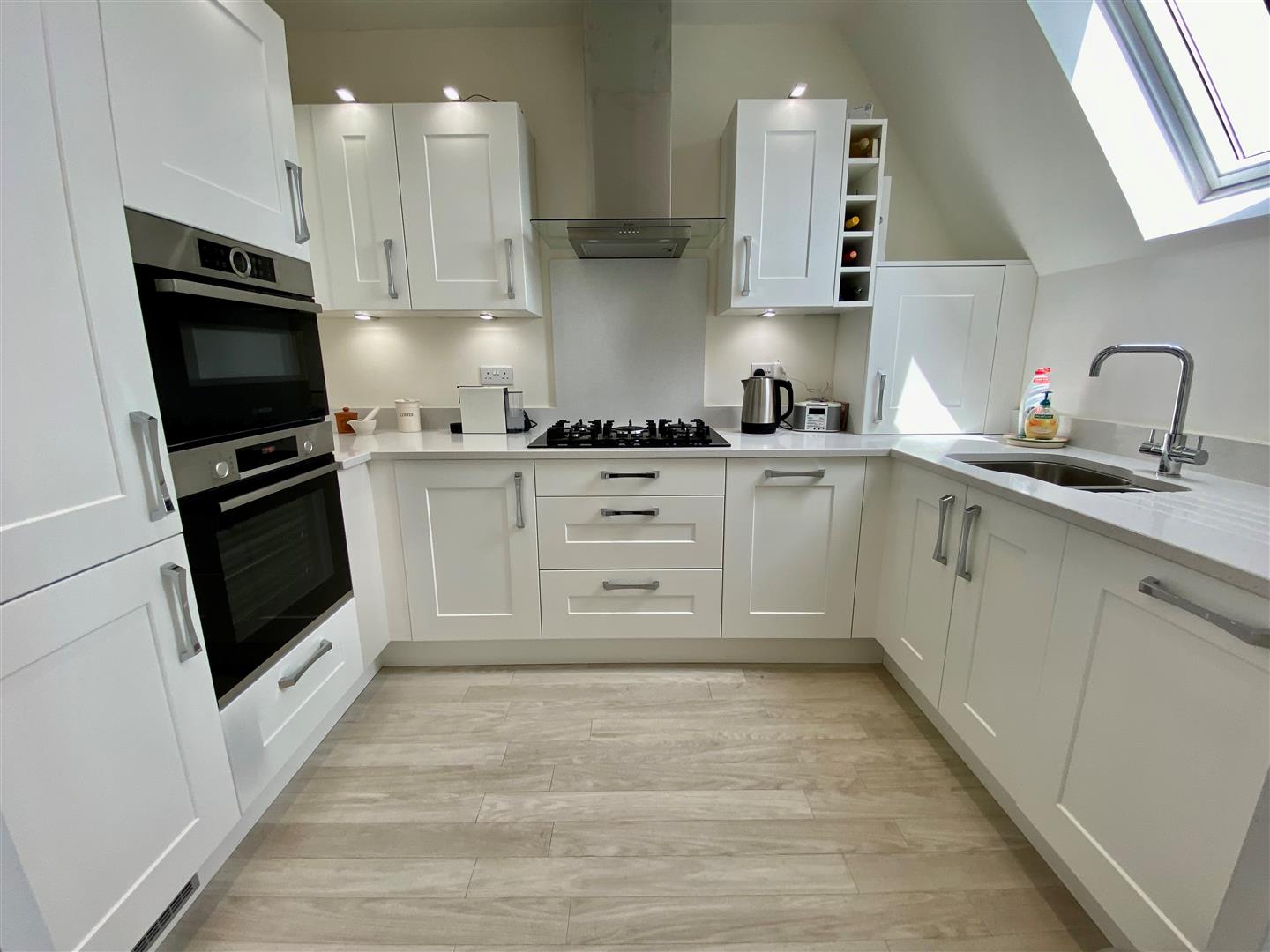 Flat Kings Road in Dacorum