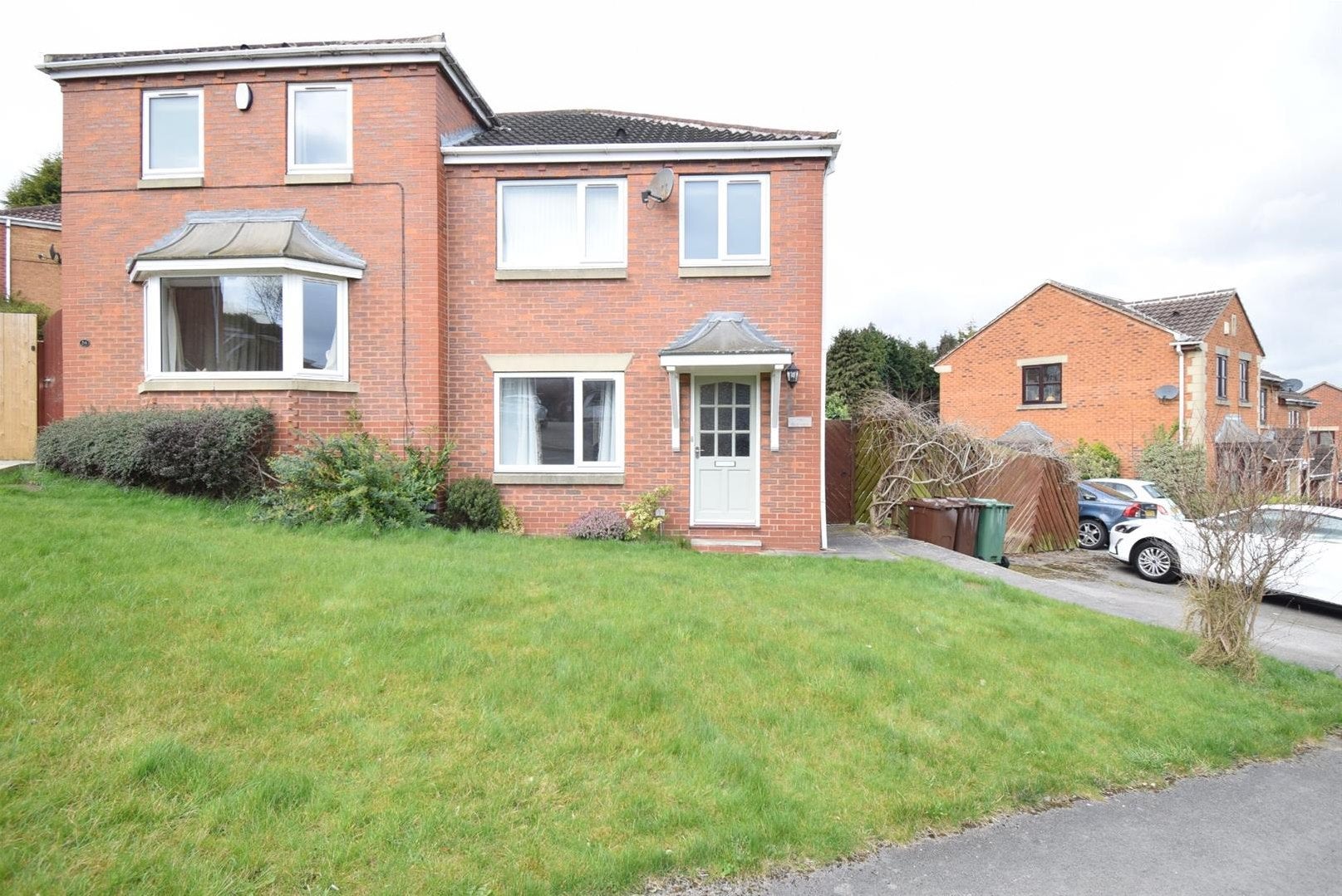 House Hollin Drive in Wakefield