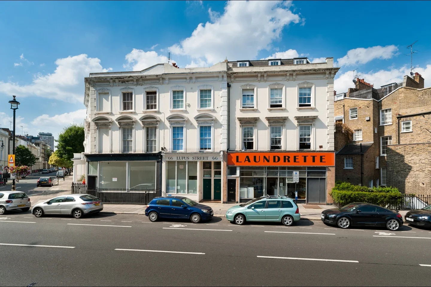 Flat Lupus Street in City of Westminster