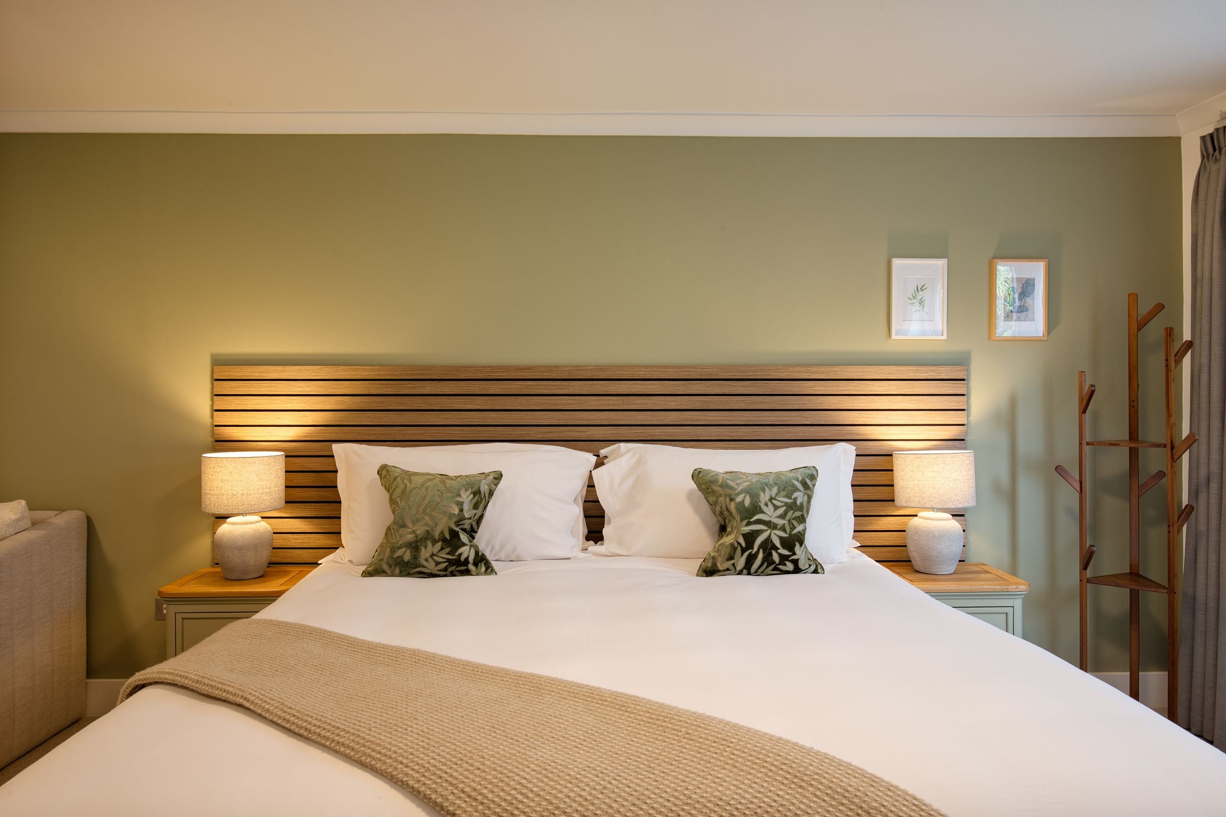 Flat Kensington High Street in Greater London