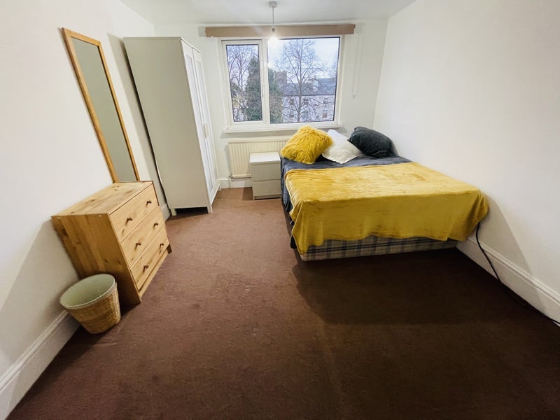 Room Elm Avenue in Nottingham