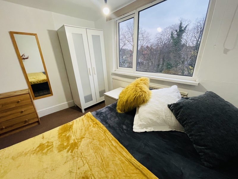 Room Elm Avenue in Nottingham