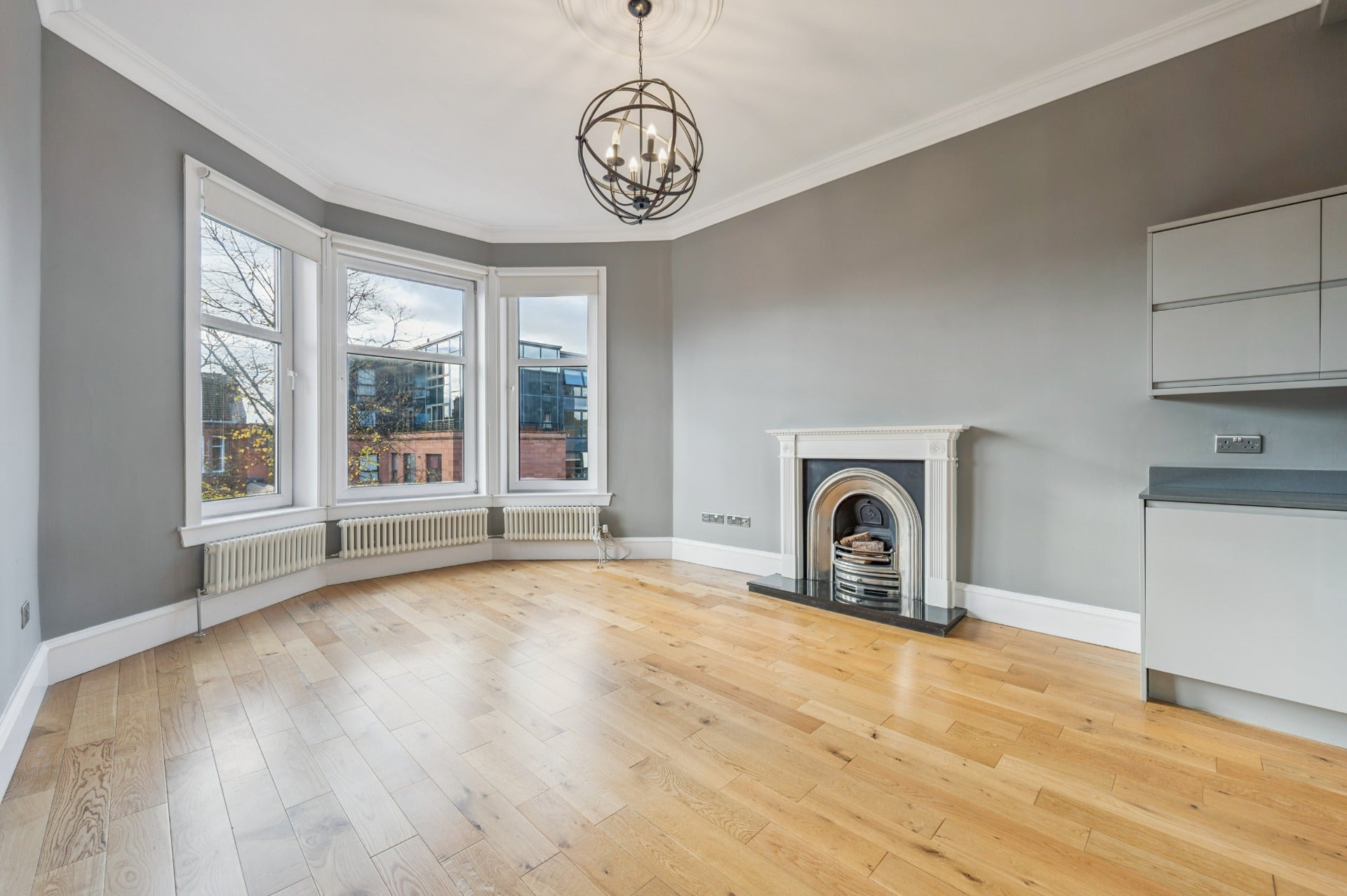 Flat Queensborough Gardens in Glasgow