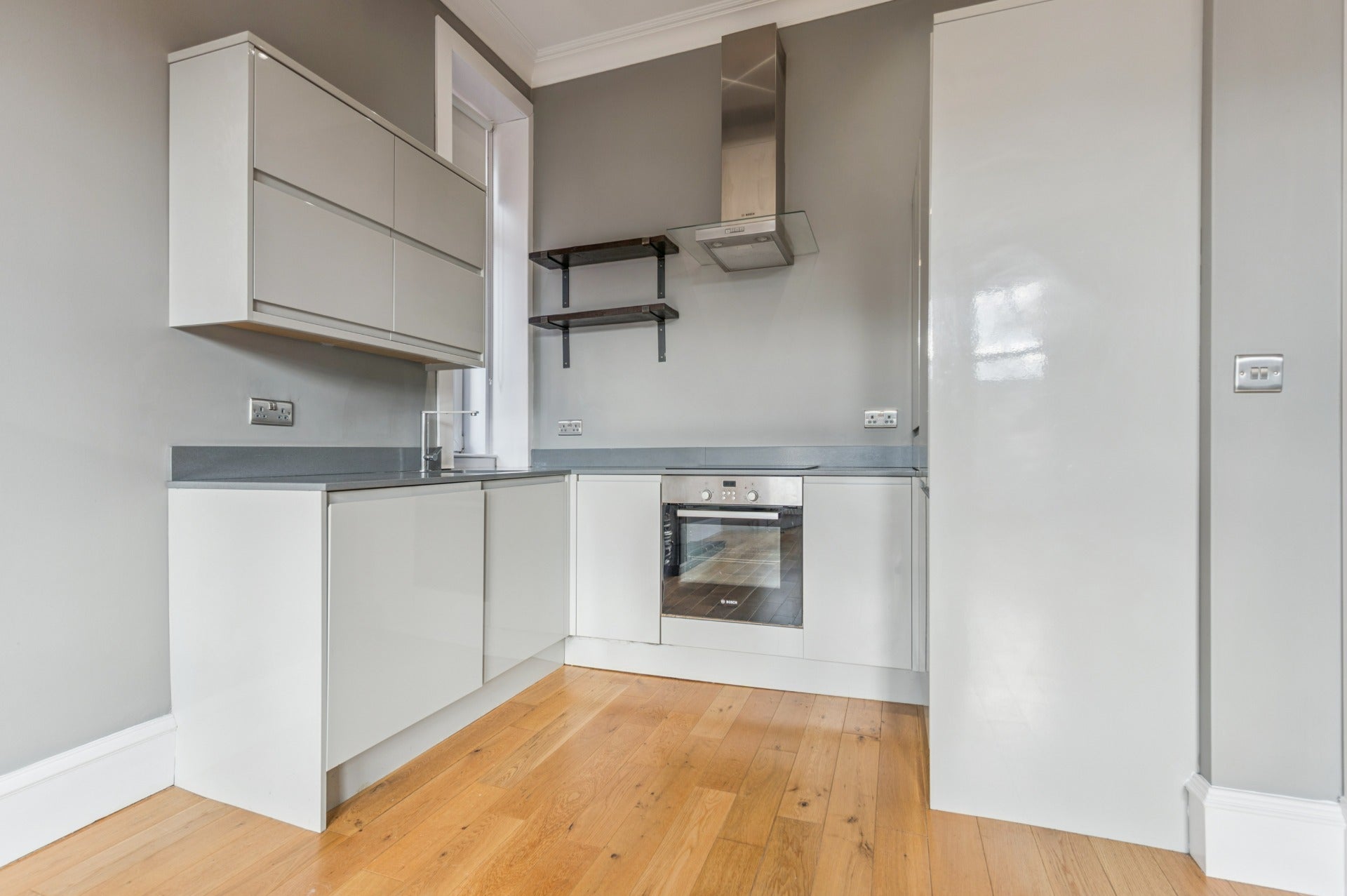 Flat Queensborough Gardens in Glasgow