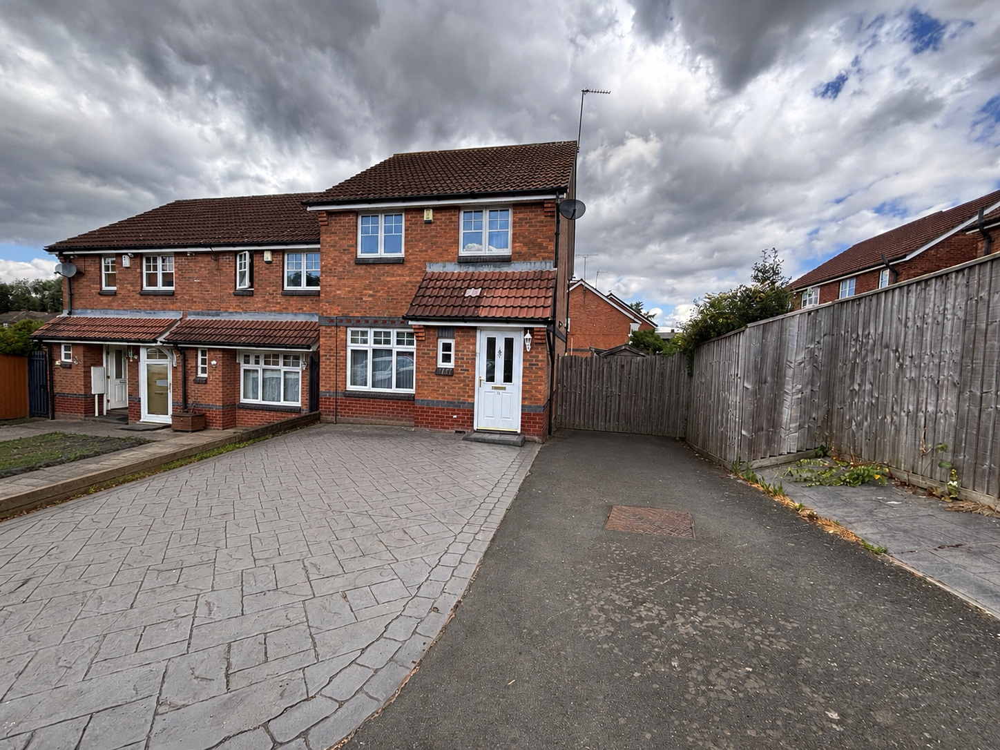 House Tiverton Drive in Sandwell