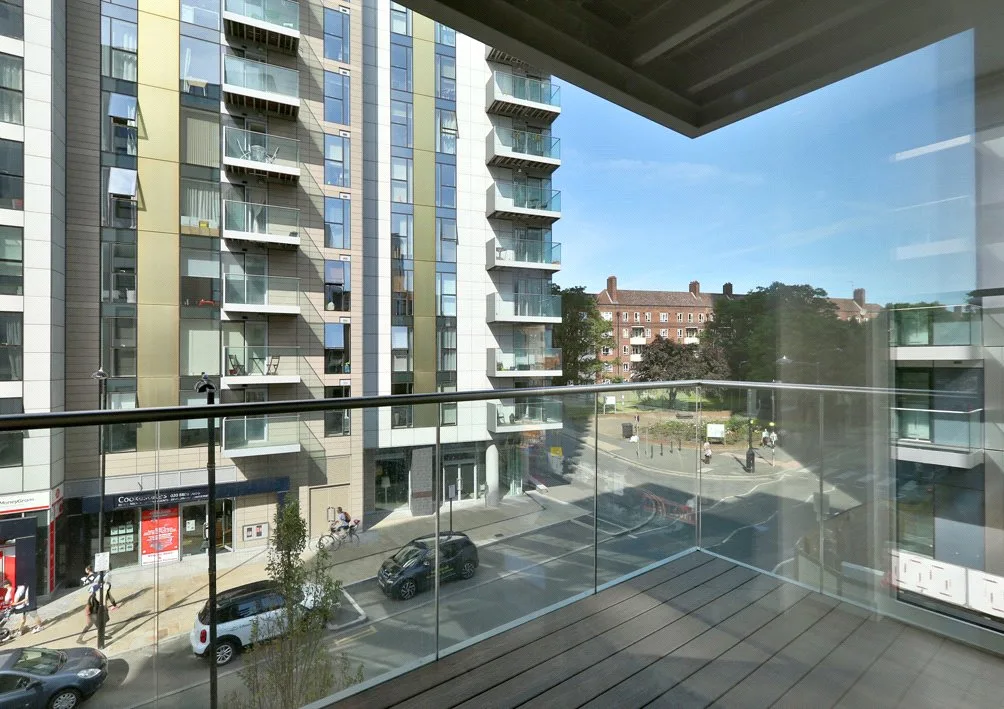 Flat Goodchild Road in Greater London