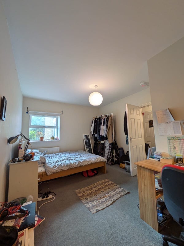 Room Jenner Road in Greater London