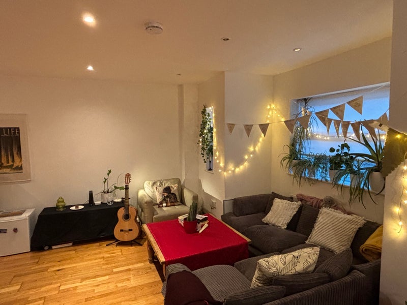 Room Jenner Road in Greater London
