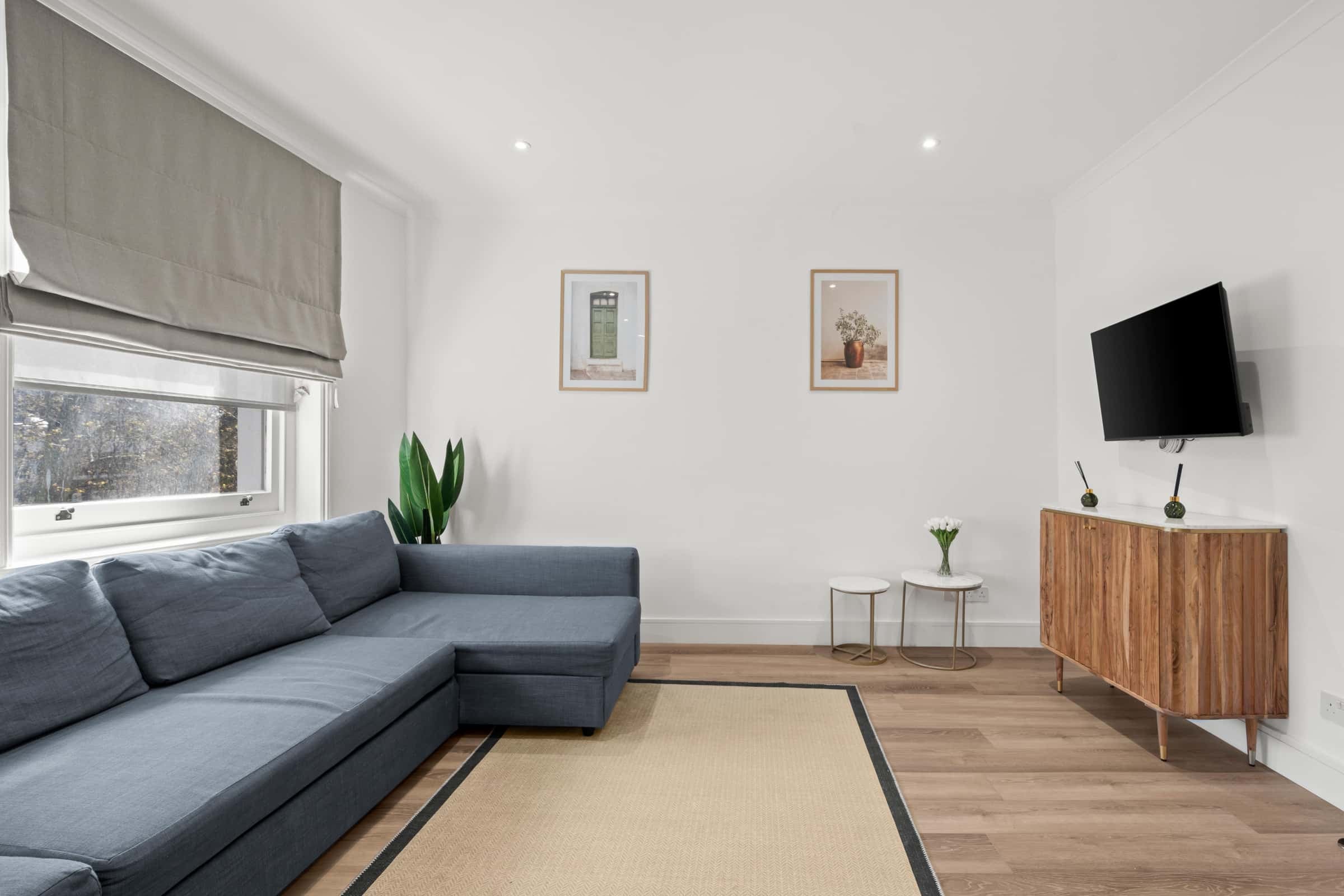 Flat Sussex Gardens in City of Westminster