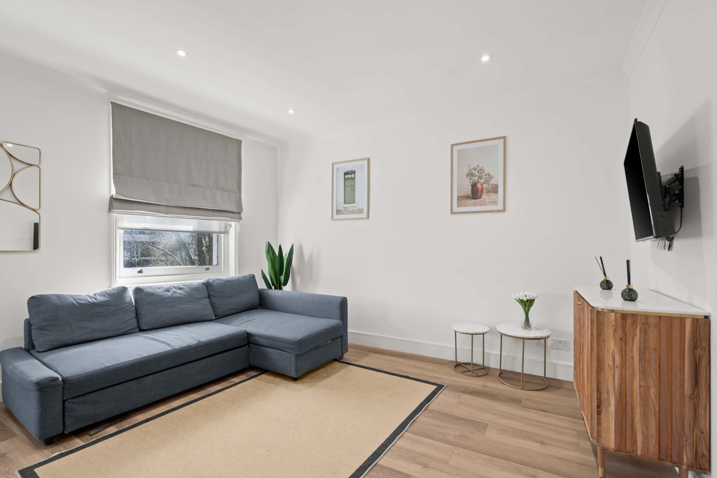 Flat Sussex Gardens in City of Westminster