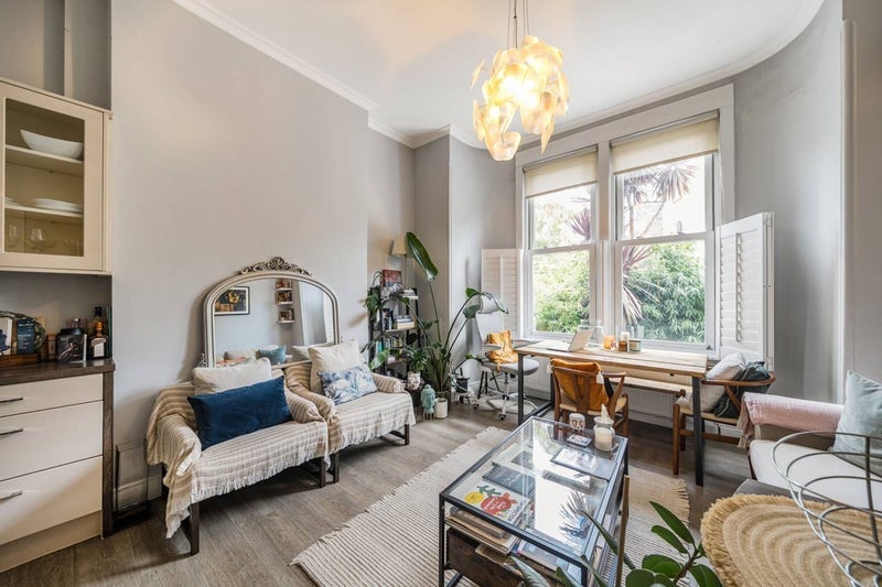 Room Lanhill Road in City of Westminster