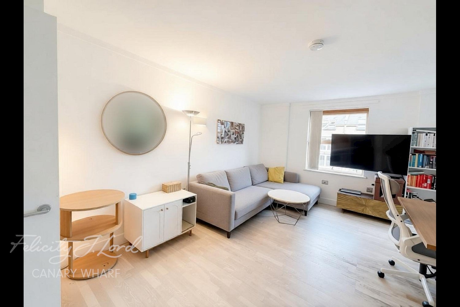 Flat Manchester Road in Greater London