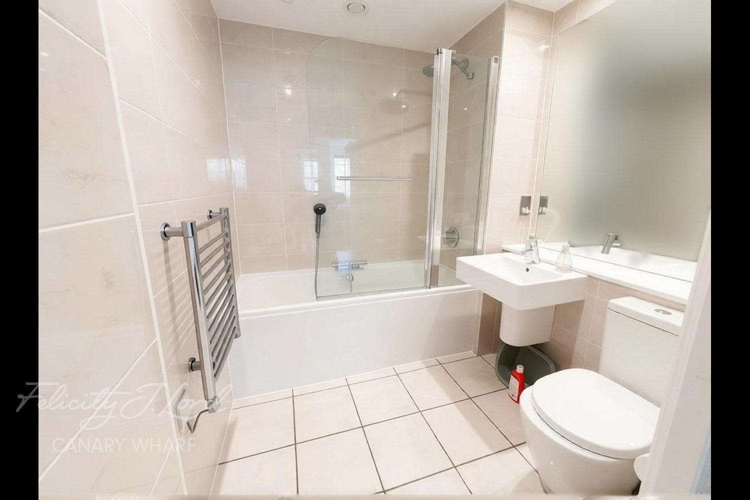 Flat Manchester Road in Greater London