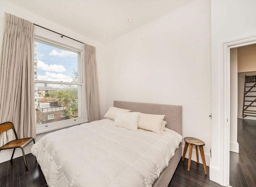 Flat Ladbroke Grove in Greater London