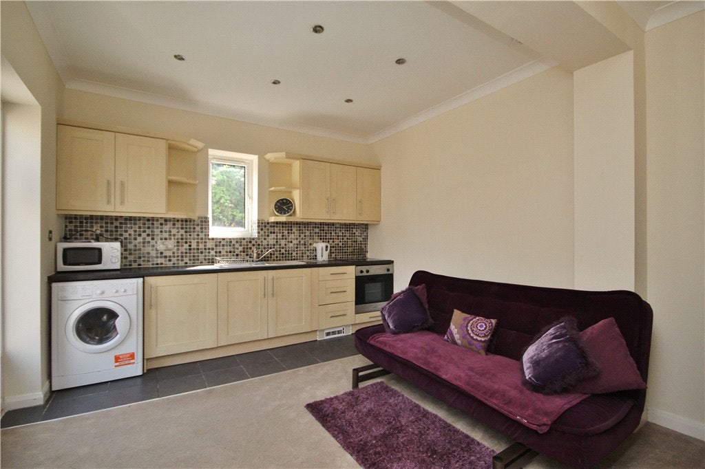 Flat Springfield Road in Guildford