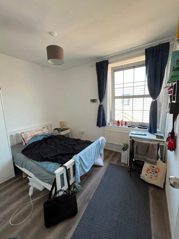 Room Canter Way in Greater London