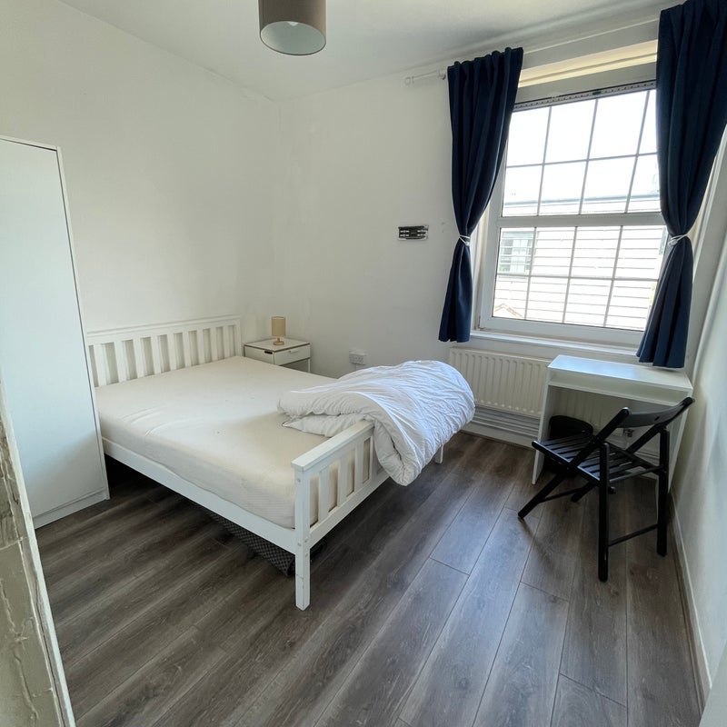 Room Canter Way in Greater London
