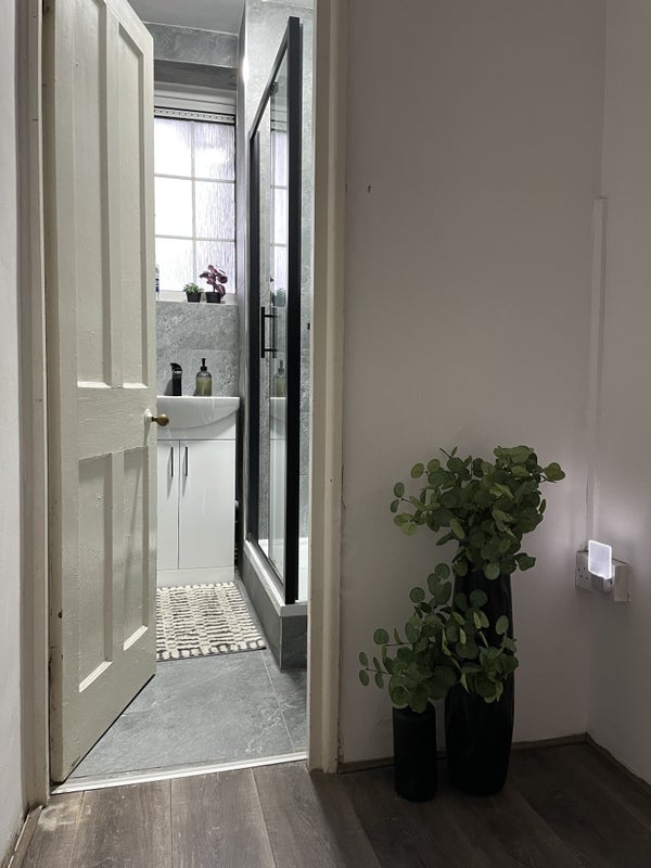 Room Canter Way in Greater London