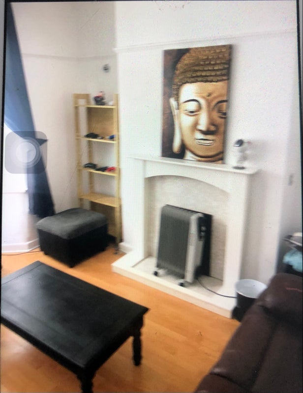 Room Herondale Road in Liverpool