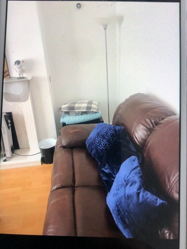 Room Herondale Road in Liverpool