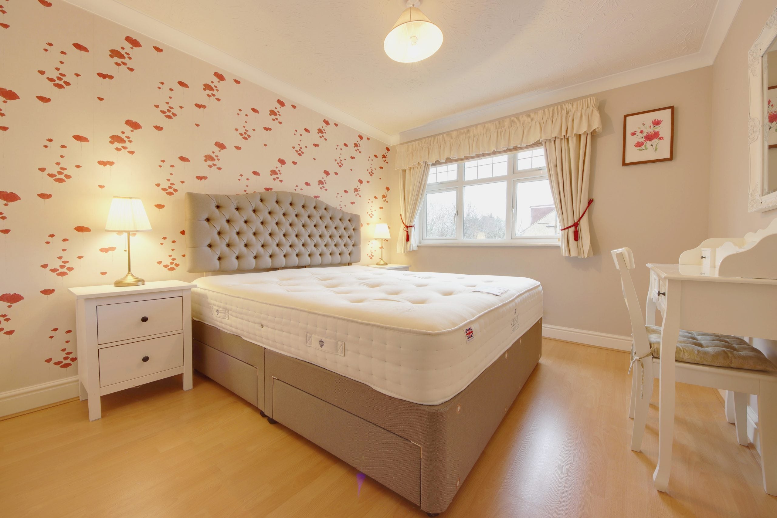 Flat Belmont Road in Hertsmere