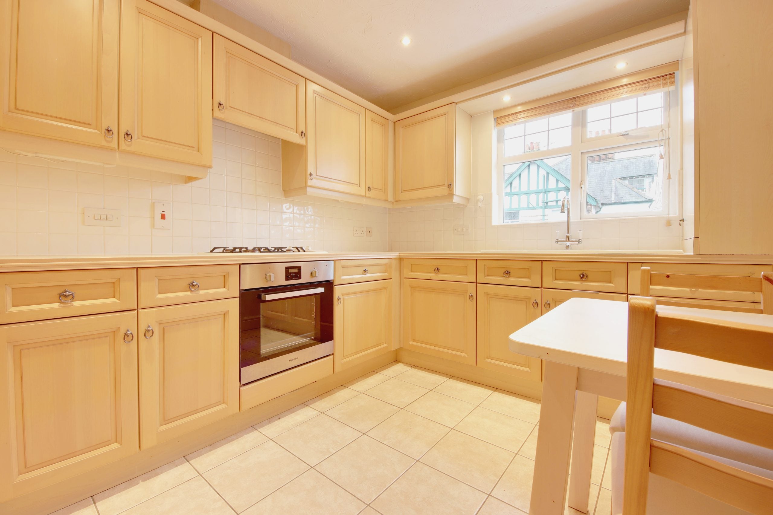 Flat Belmont Road in Hertsmere