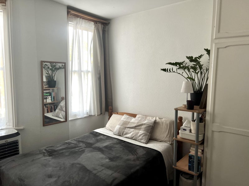 Room De Laune Street in Greater London