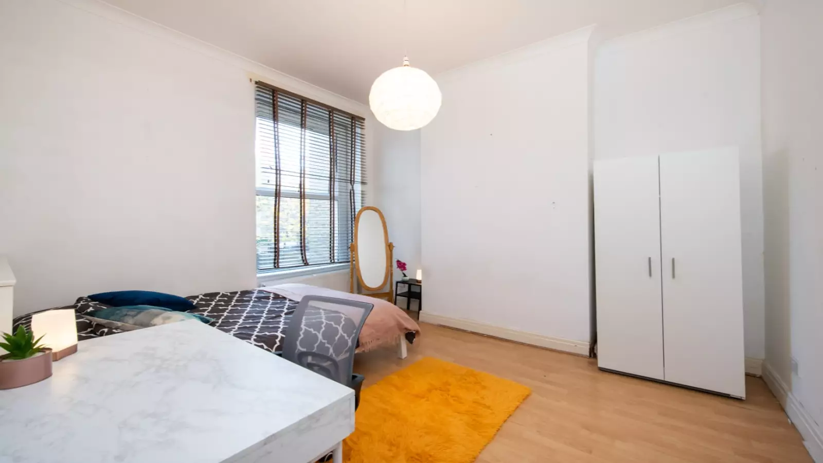 Room Tufnell Park Road in Greater London