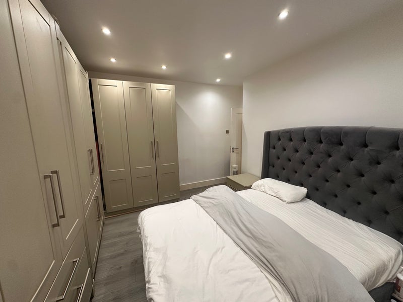 Room Detling Road in Greater London