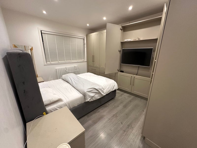 Room Detling Road in Greater London