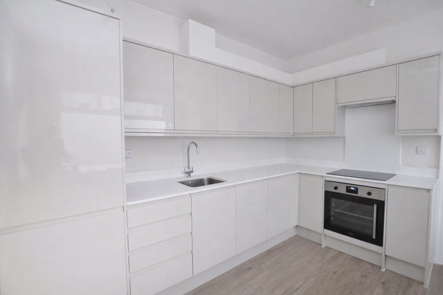 Flat Grosvenor Road in Rushmoor