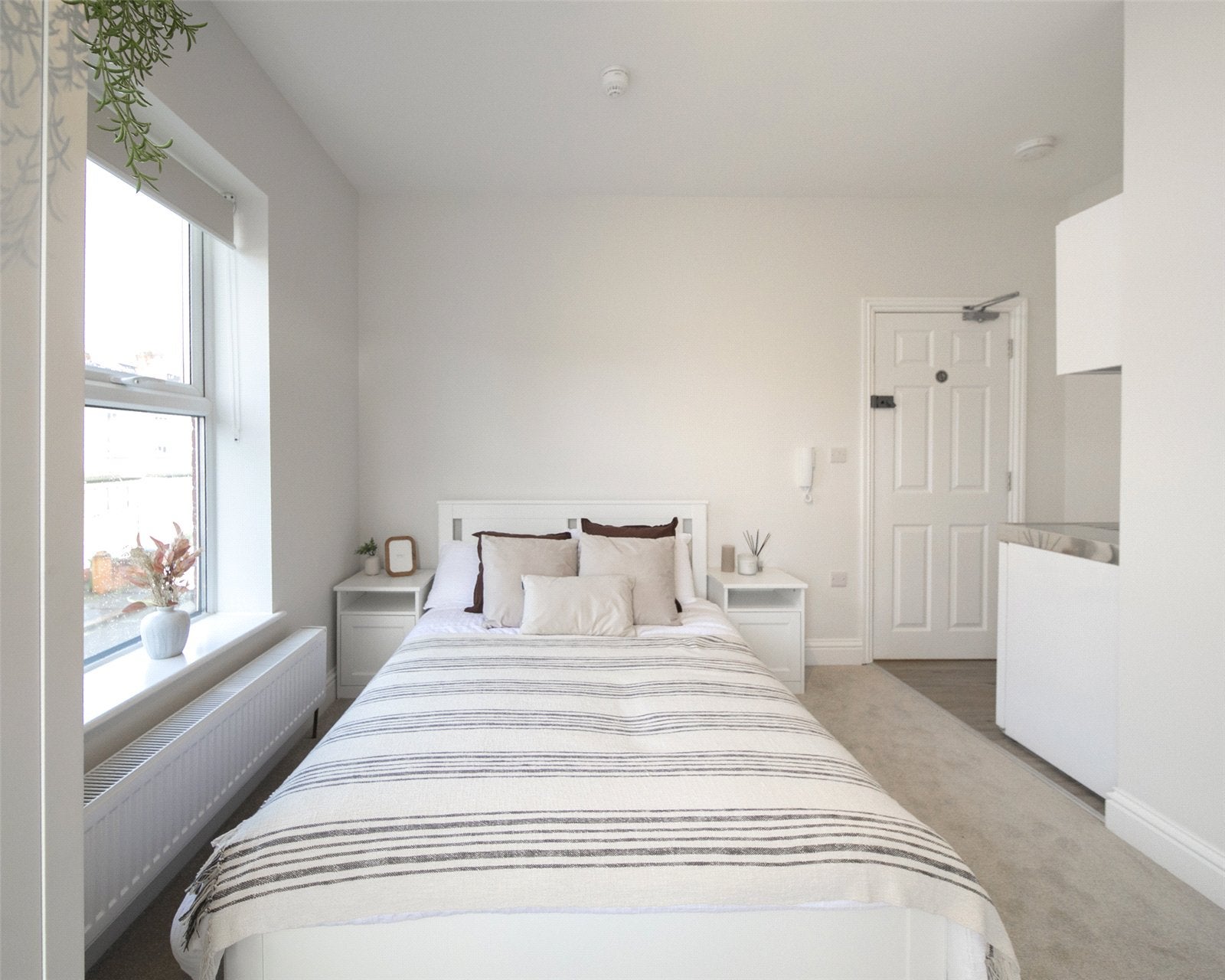 Flat Grosvenor Road in Rushmoor