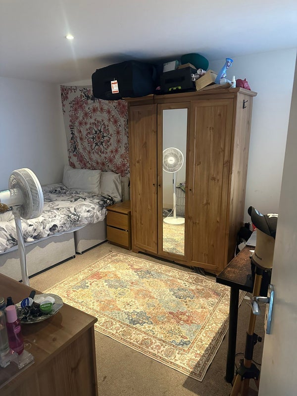 Flat Burford Road in Greater London