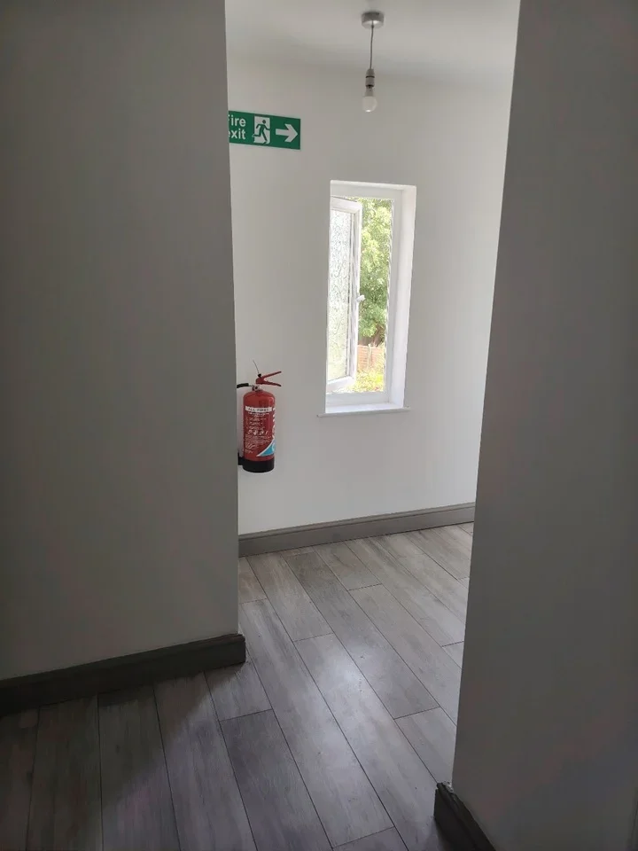 Room Norbury Avenue in Greater London