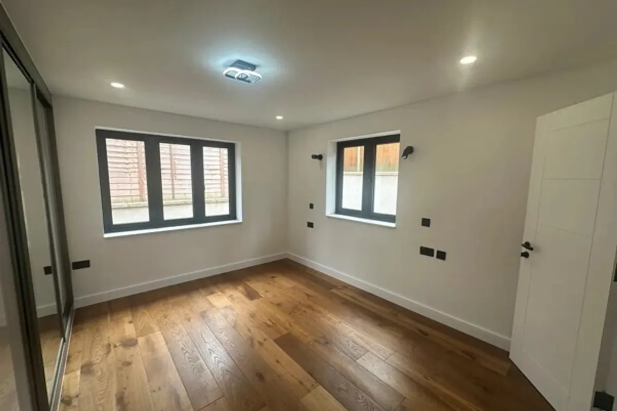Flat Riddlesdown Road in Greater London