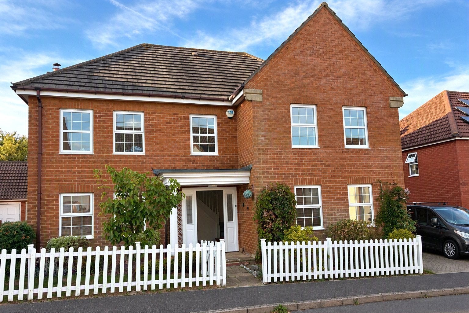 House Poplar Drive in Charminster