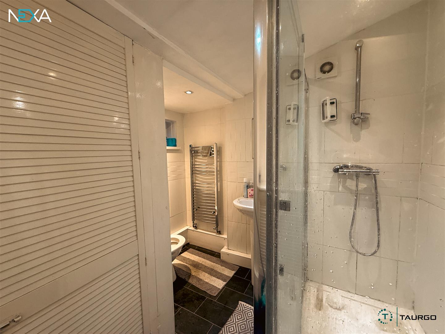 Room Queen Street in Pontypridd