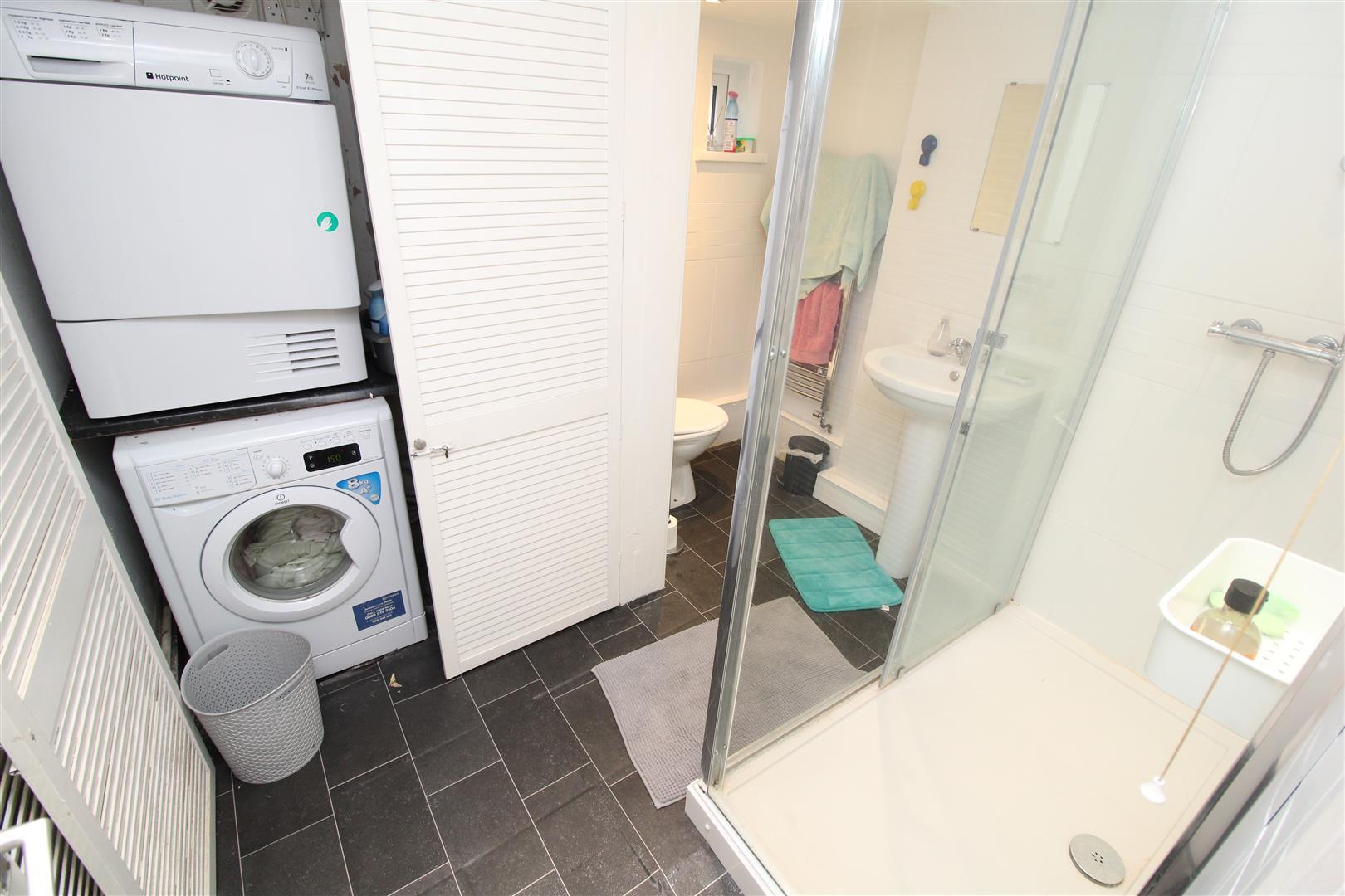 Room Queen Street in Pontypridd