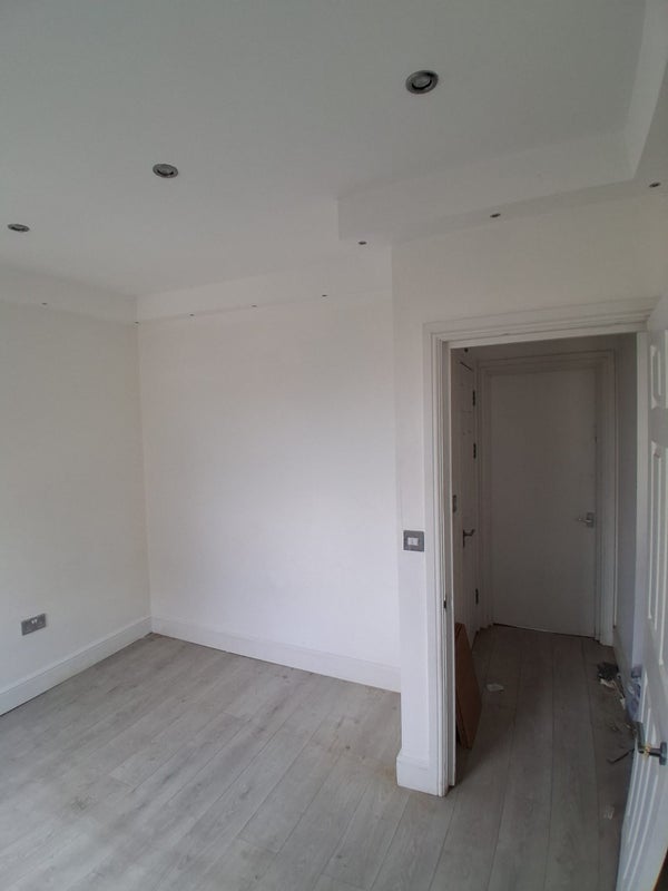 Flat Gossage Road in Greater London
