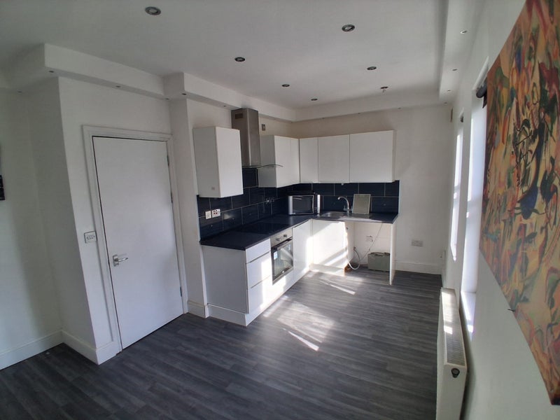 Flat Gossage Road in Greater London