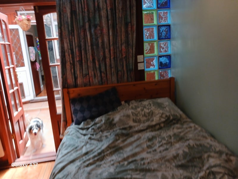 Room Sneyd Road in Greater London