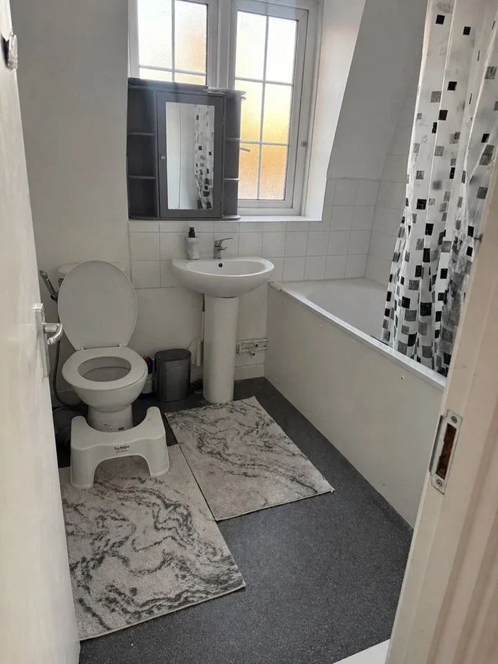 Room Gatliff Road in City of Westminster