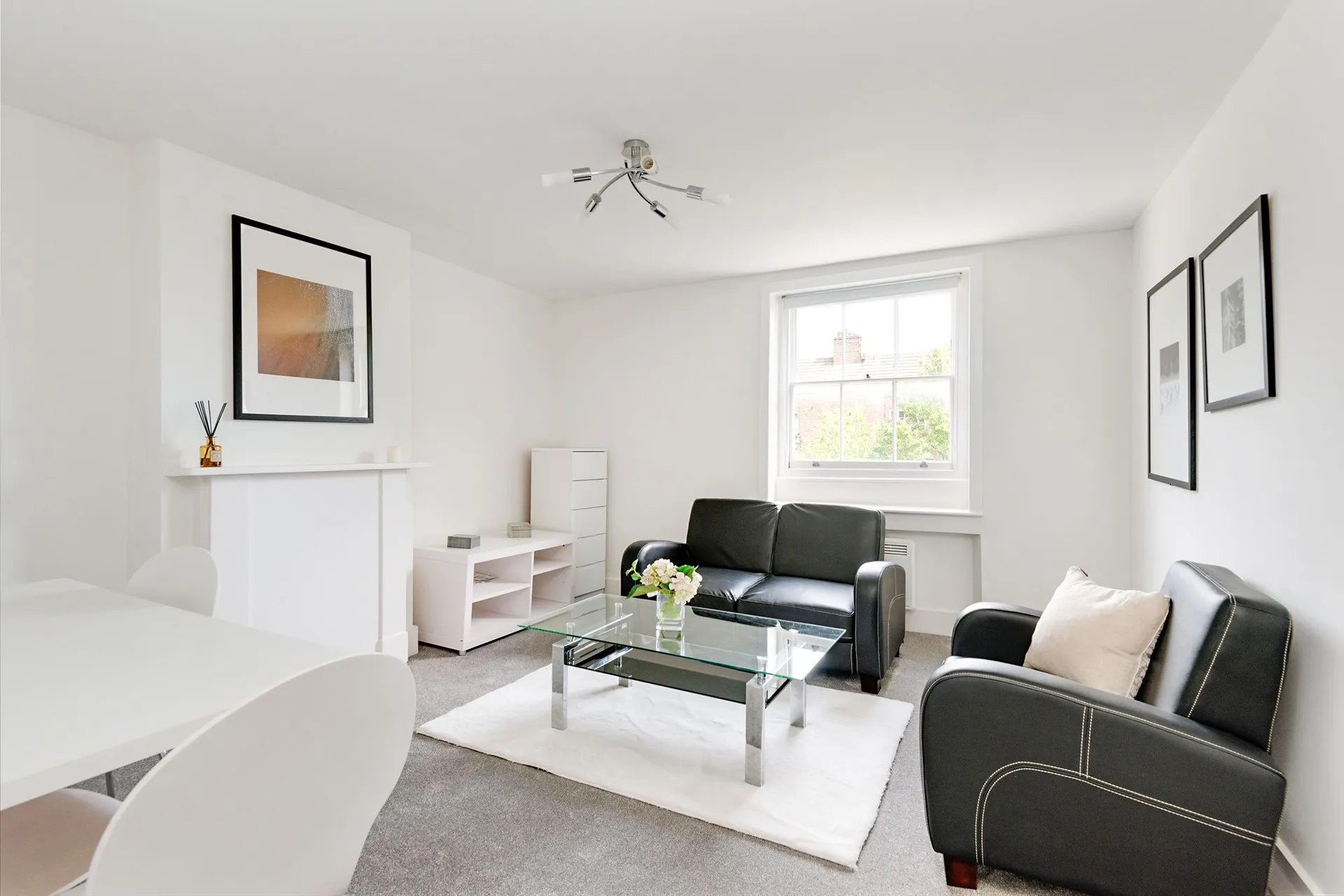 Flat Finchley Road in Greater London